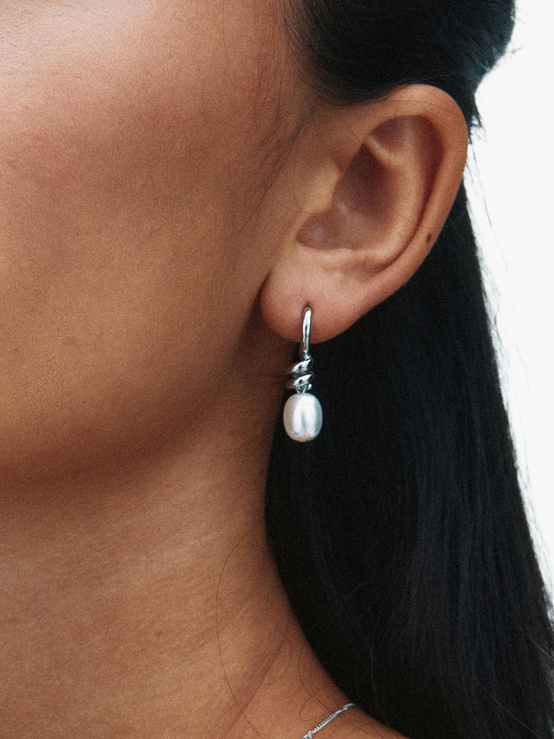EDBLAD swivel pearl drop earrings stainless steel 8x10mm - British product