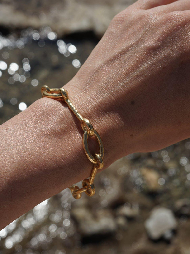 Shyla Matera Interlock Bracelet Gold - British product
