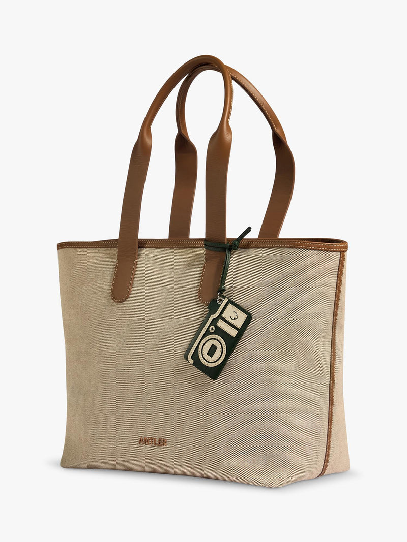 Antler Camera Heritage luggage tag in Cedar, UK version