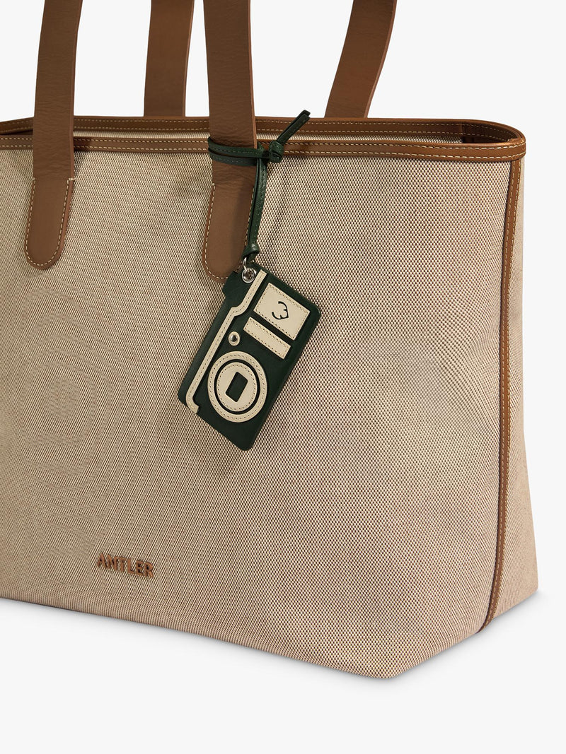 Antler Camera Heritage luggage tag in Cedar, UK version