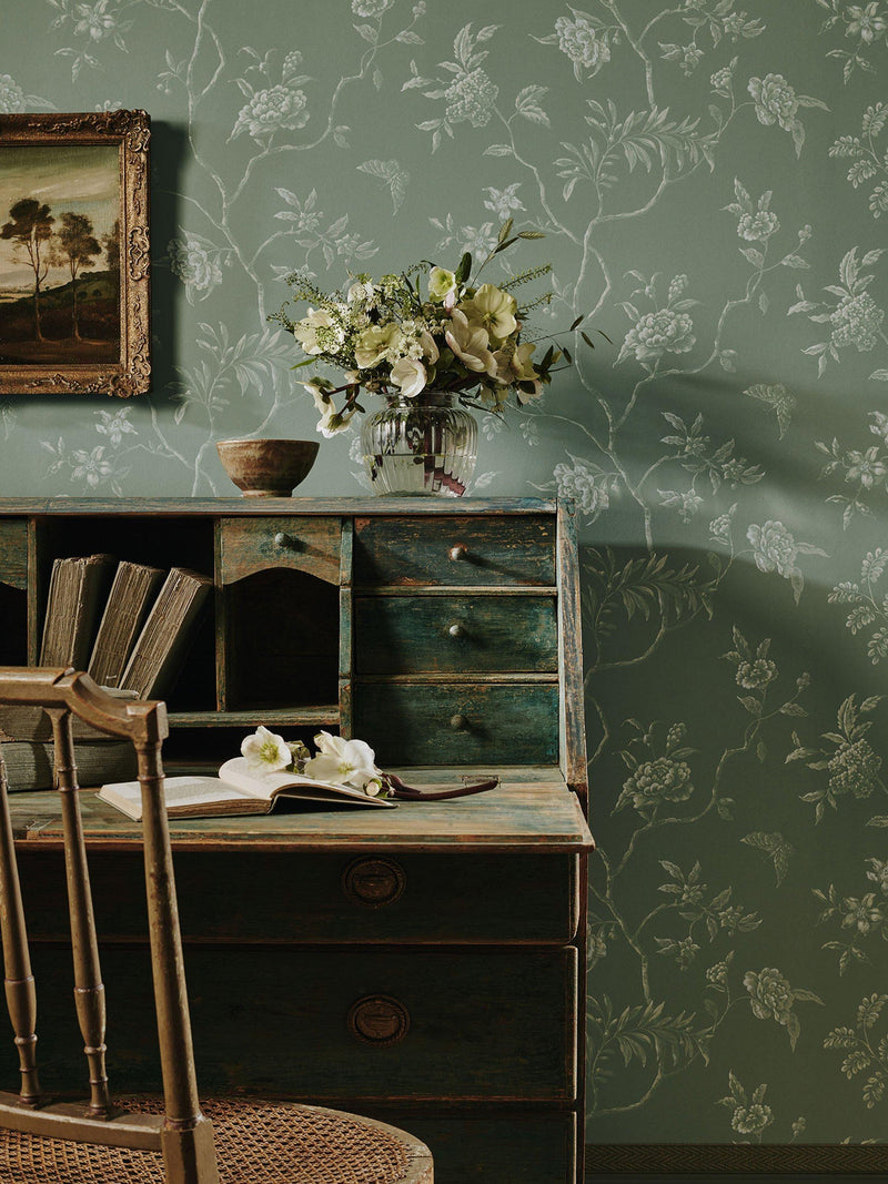 Colefax and Fowler Delancey wallpaper, 52cm x 10m - British brand