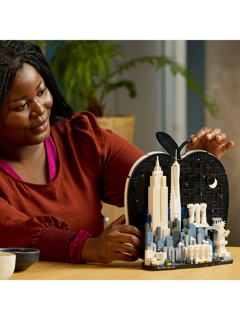 LEGO Architecture New York City skyline building set 21066, UK version
