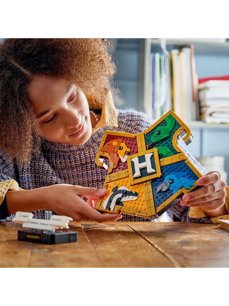 LEGO Hogwarts House Crest building set 545 pieces, imported from the UK