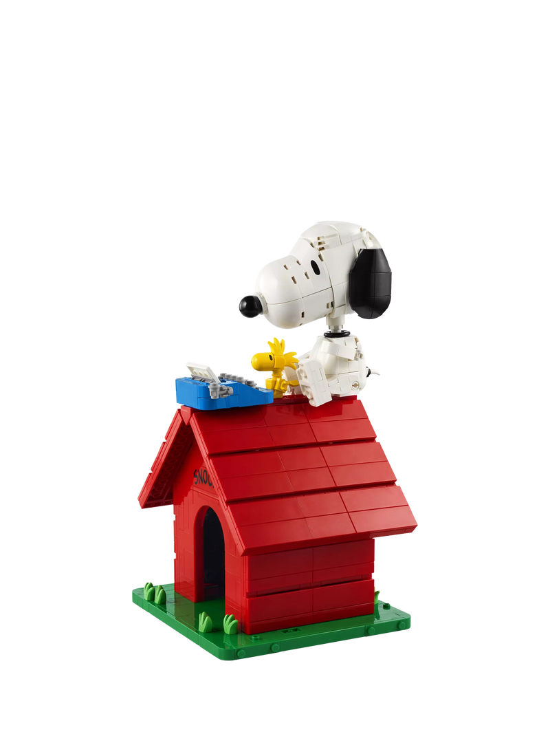 LEGO Snoopy's Doghouse building set 964 pieces - British product