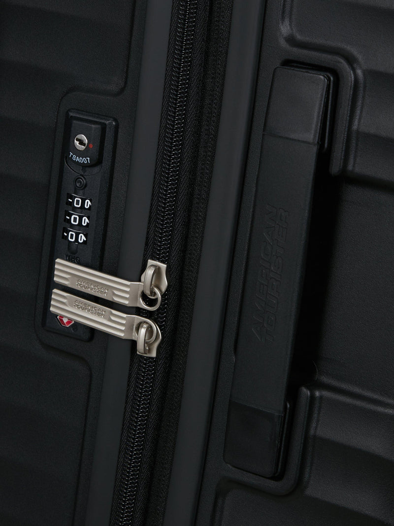 American Tourister Diablast large hard-sided suitcase 111L - British product