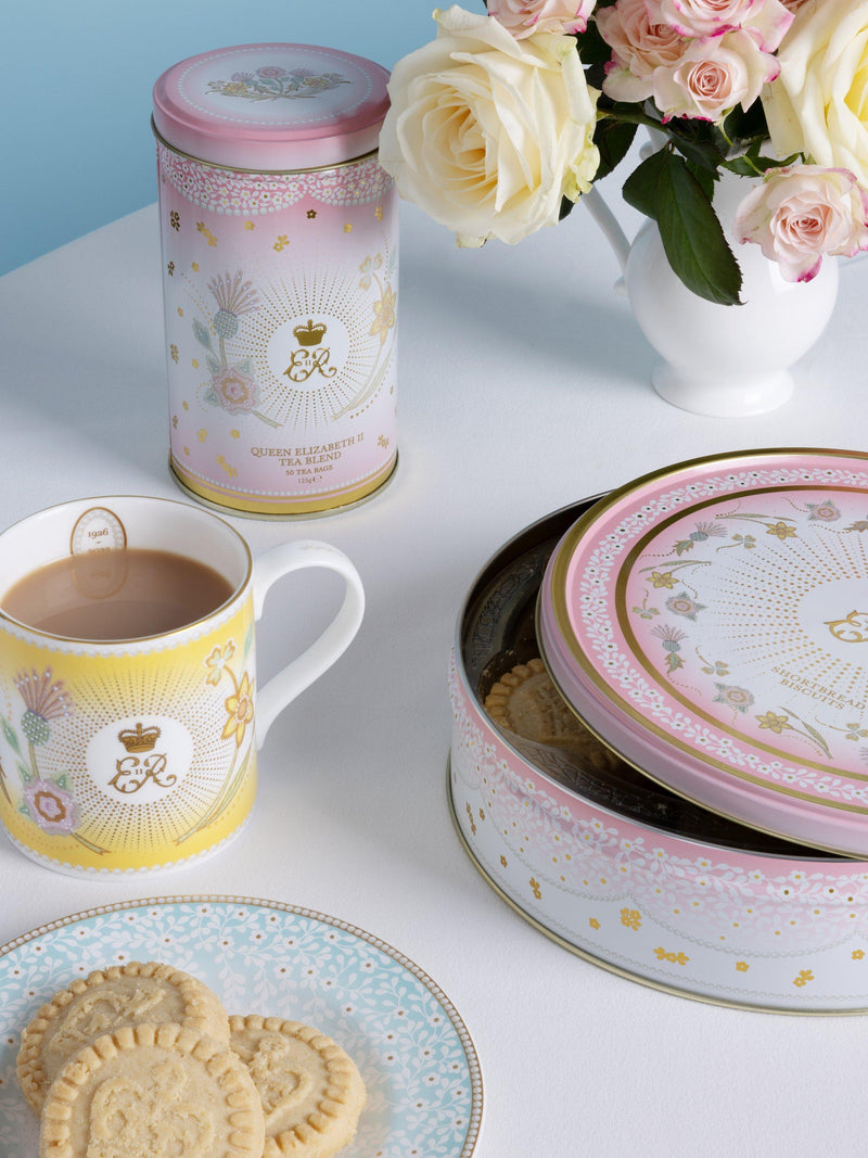 Royal Collection commemorative shortbread tin 375g (British brand)