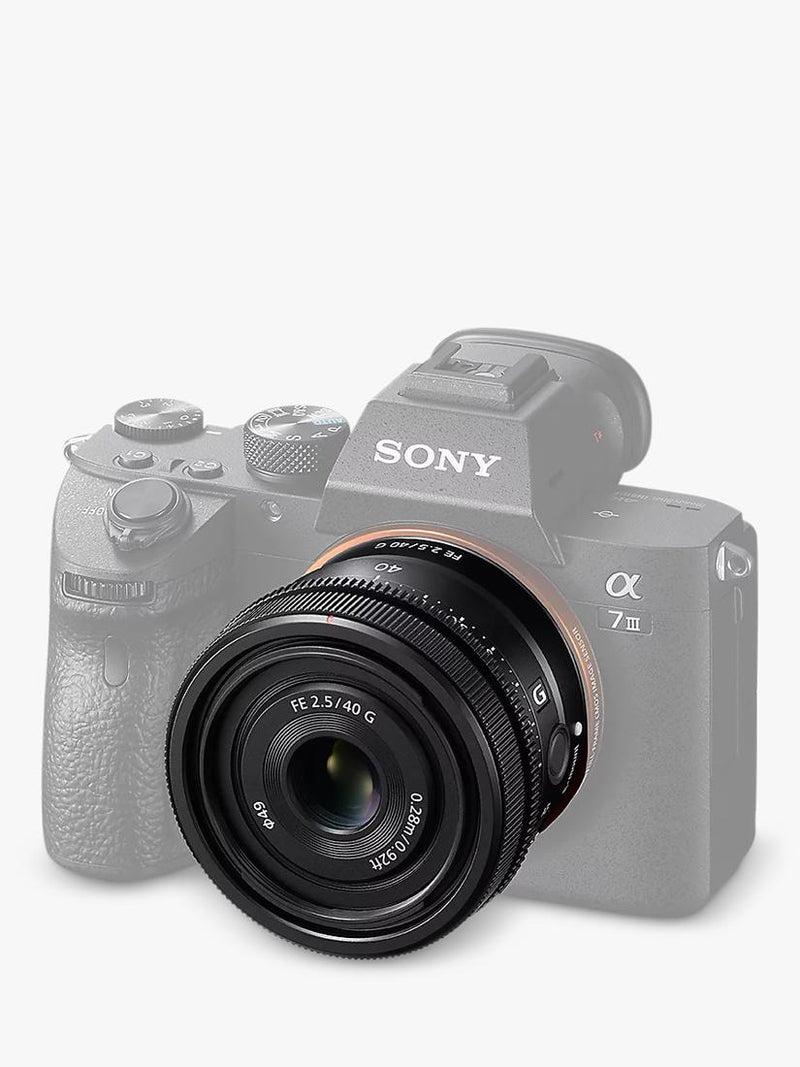 Sony FE 40mm f/2.5 compact wide angle lens, black (British brand)
