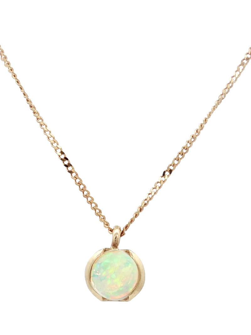 E.W Adams 9ct yellow gold round opal pendant necklace - British product