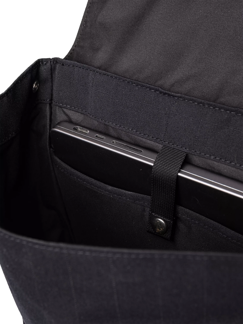 Sandqvist Leather Lid backpack 25L black, UK version