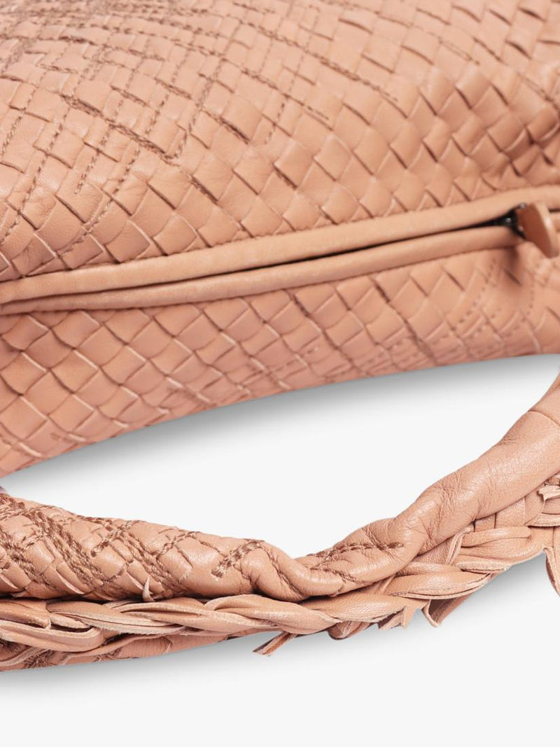 Pre-loved Bottega Veneta salmon leather shoulder bag (British brand)