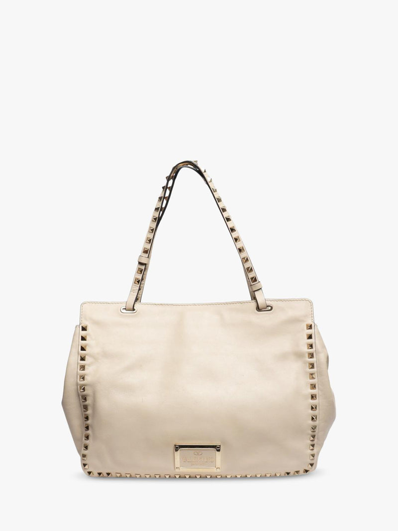 Pre-loved Valentino Rockstud shoulder bag cream leather, imported from the UK