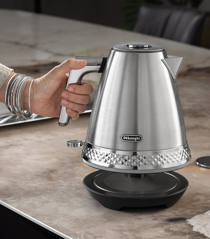 De'Longhi Diadema stainless steel electric kettle, imported from the UK