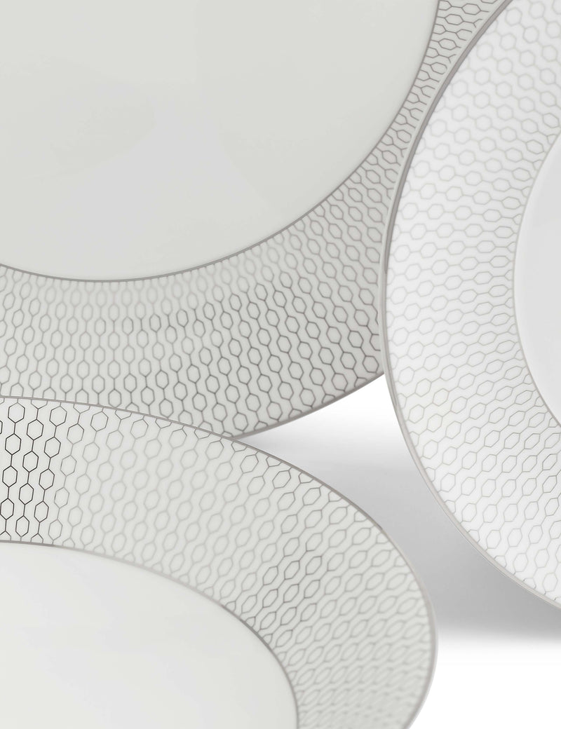 Wedgwood Gio Platinum 12-piece dinner set, UK version