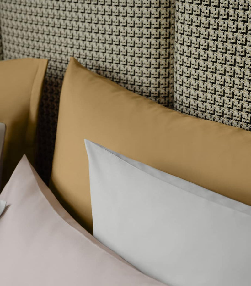 Schlossberg cotton sateen Noblesse Uni king fitted sheet (British brand)