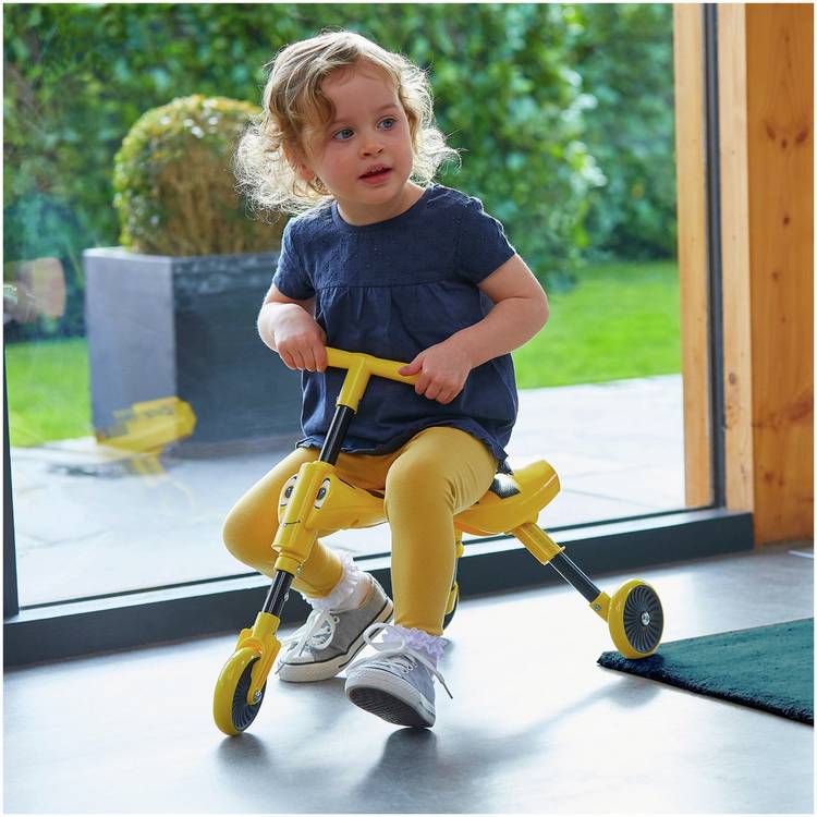 Scuttlebug Bumble ride-on yellow and black - British product