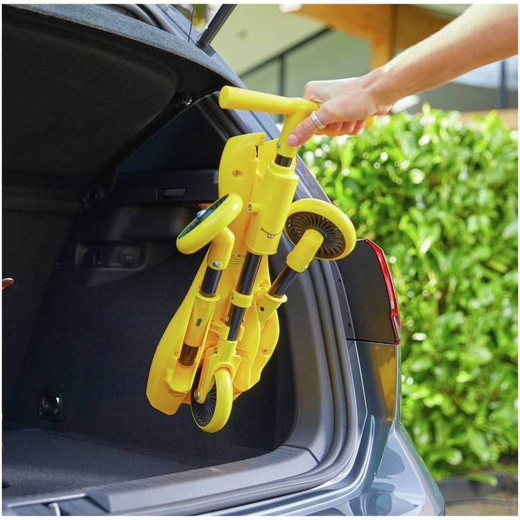 Scuttlebug Bumble ride-on yellow and black - British product