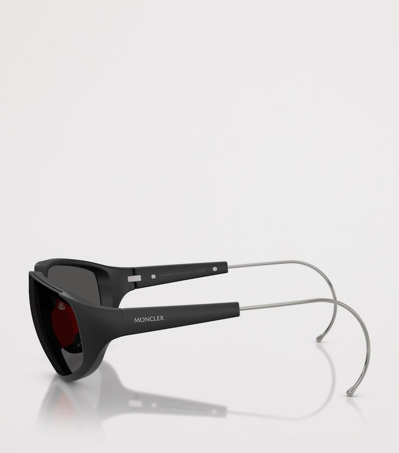 Moncler Laszer irregular sunglasses model 0ME8008, UK version