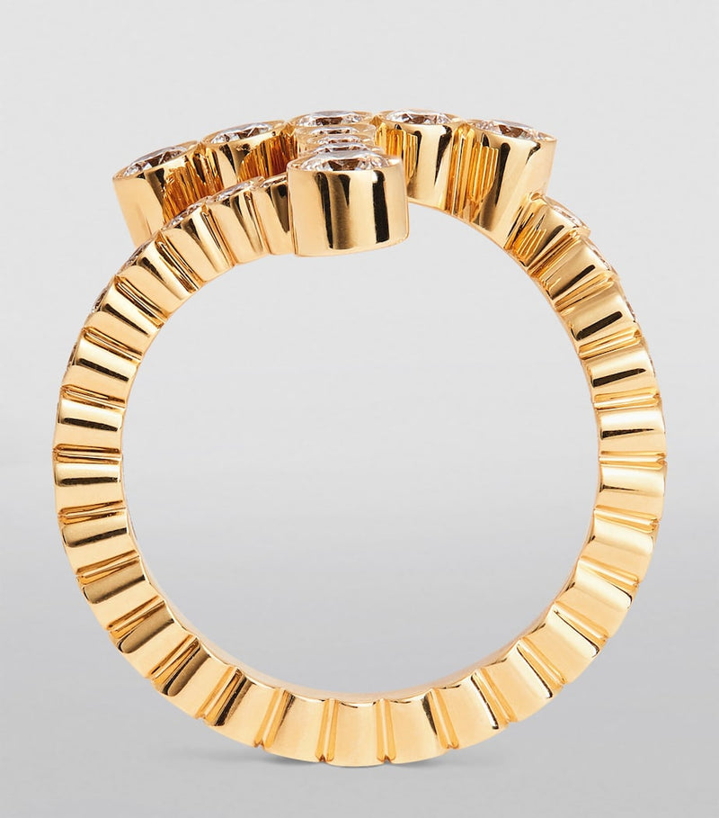 Sophie Bille Brahe Ensemble 'T' ring yellow gold diamonds, imported from the UK