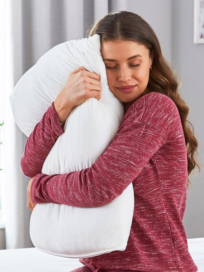 Oreiller moelleux moyen Silentnight Medium Squishy Velvet Touch - Acheter en ligne chez McGrocer