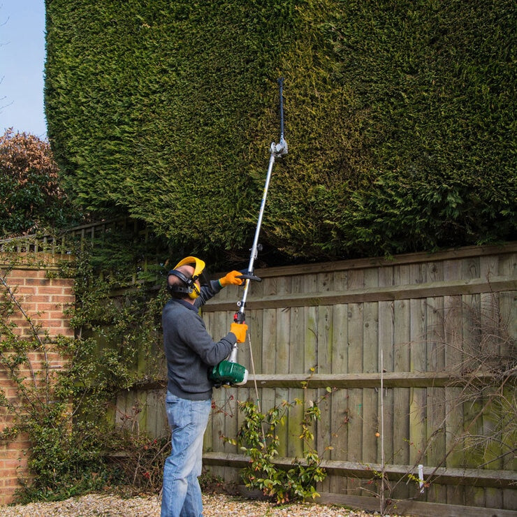 Webb petrol hedge trimmer 26cc long reach, imported from the UK