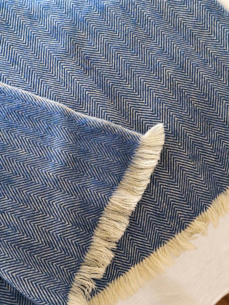 Garden Trading Cove Blue Herringbone throw 130x170cm, UK version