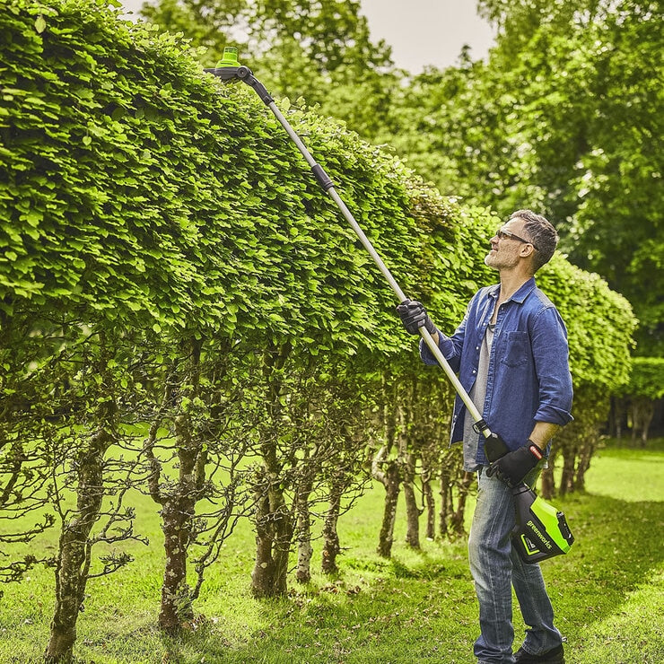 Greenworks cordless long reach hedge trimmer 51cm blade (British brand)