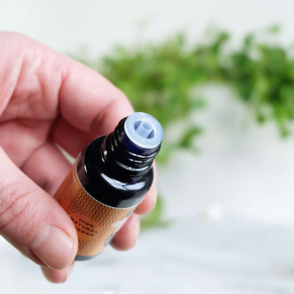 Paper Plane beard oil sandalwood pepper mandarin 15ml, imported from the UK