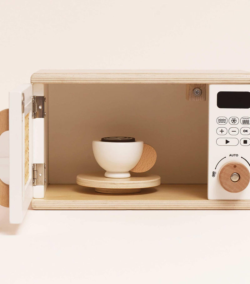 Le Toy Van wooden microwave toy with rotating plate - British product