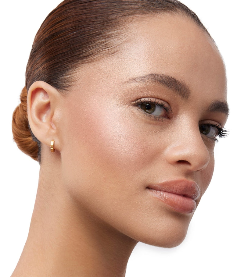 YSL All Hours Hyper Luminize Highlighter powder (British brand)