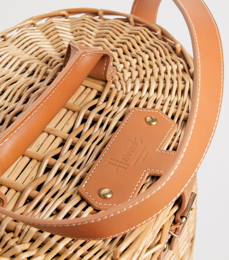 Harrods Fitted Champagne picnic hamper, UK version