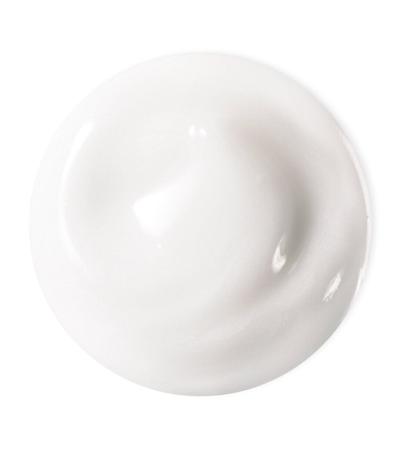 RéVive volumizing face mask with moisturising ingredients, imported from the UK