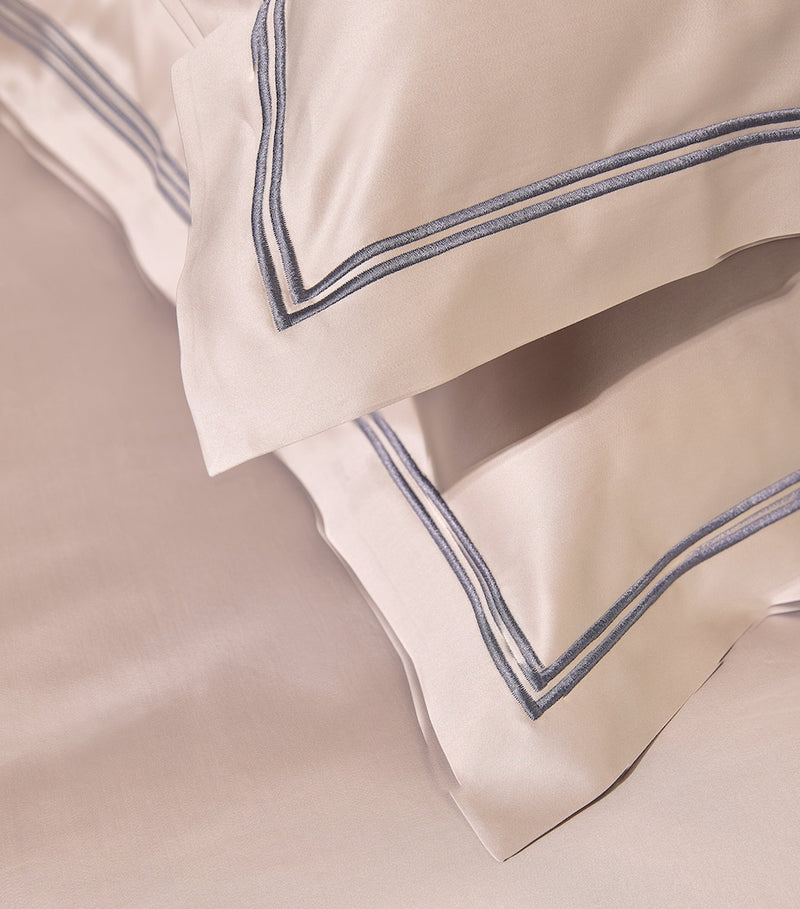 Peter Reed Oxford pillowcase with striped design, 50cm x 75cm, imported from the UK