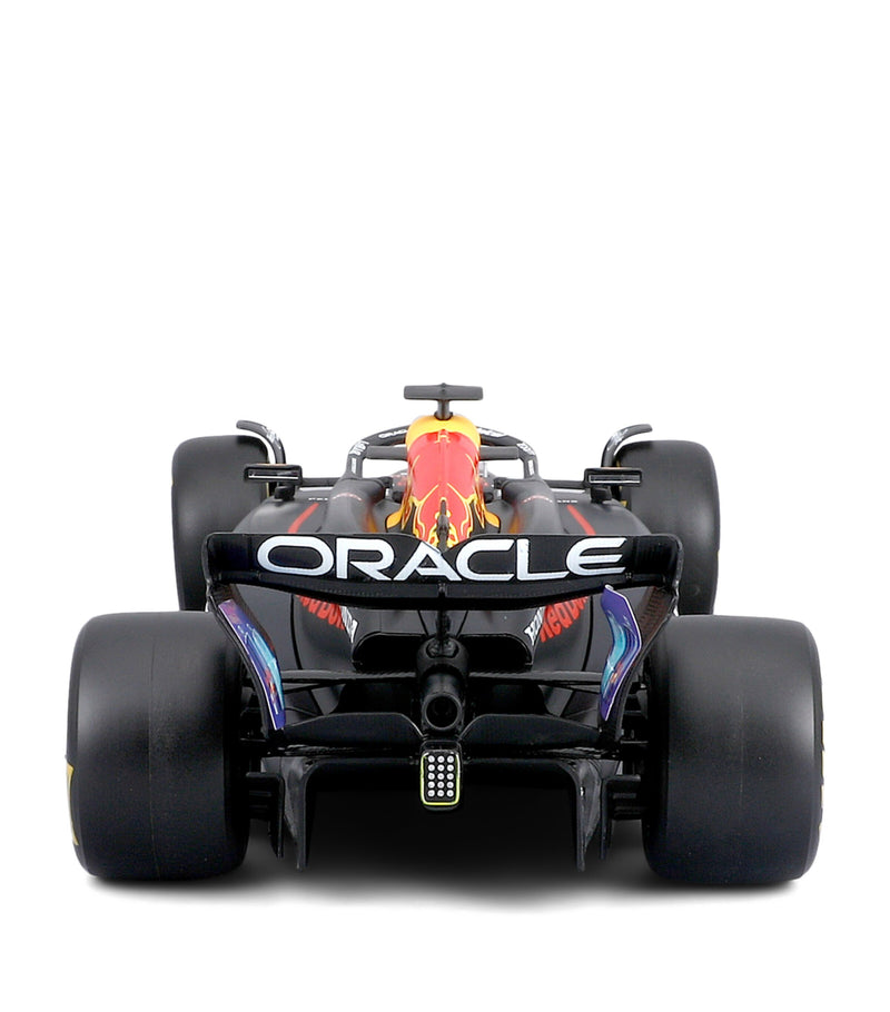 Bburago Red Bull RB20 1:24 model Max Verstappen helmet - British product