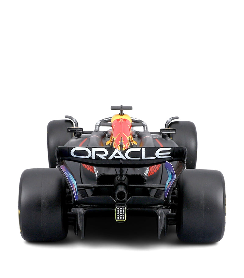 Bburago Red Bull RB20 1:24 model Max Verstappen helmet - British product