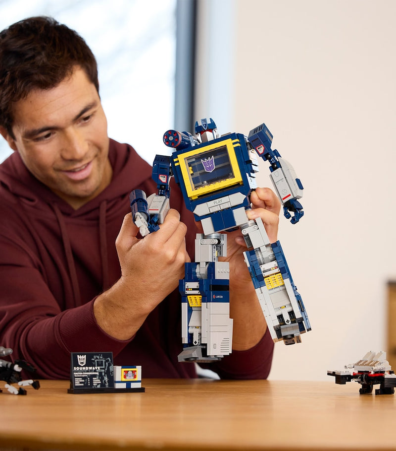 Lego Transformers Soundwave buildable figure set with 1505 pieces, UK version