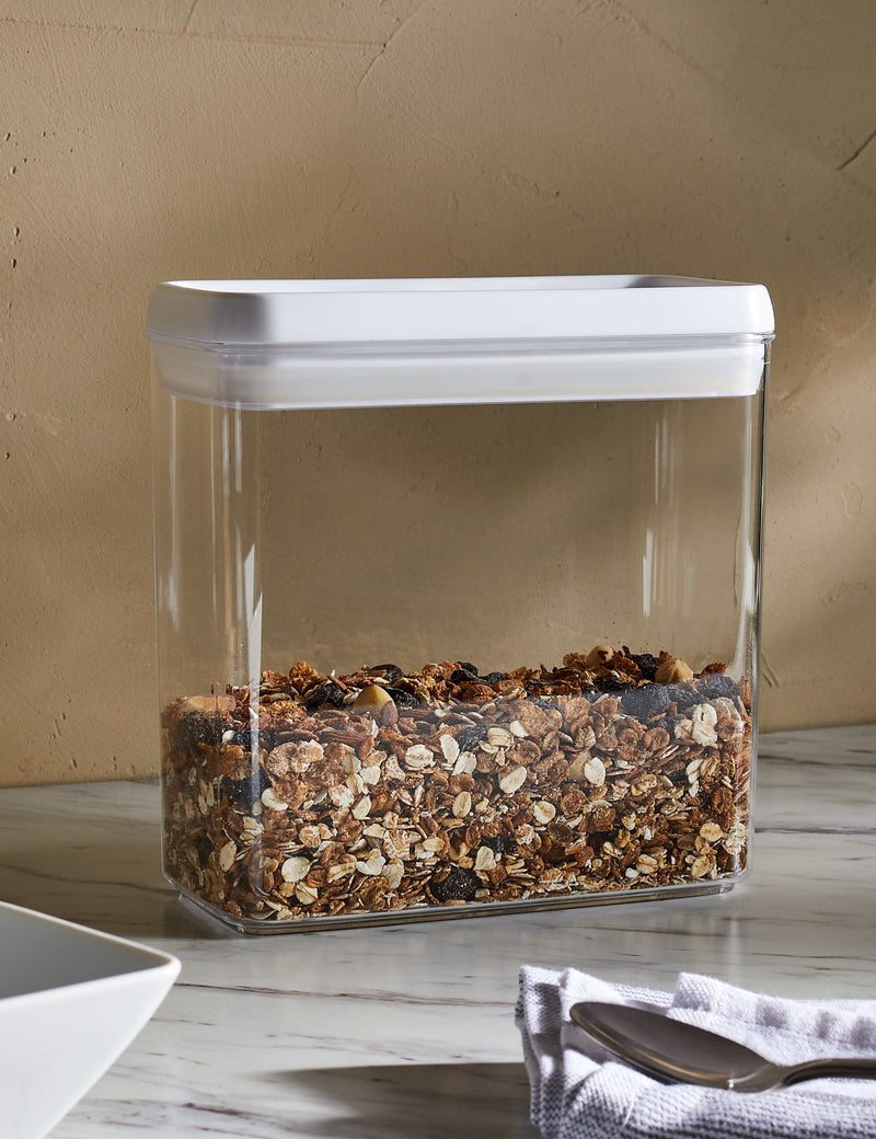 Rectangular flip-tight food storage container 2.7L, UK version