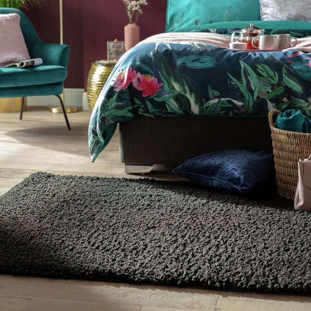 Habitat cosy black shaggy rug 200x290cm, UK version