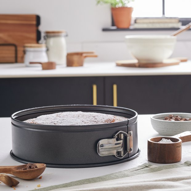 Habitat non-stick round spring form cake tin 23cm, UK version