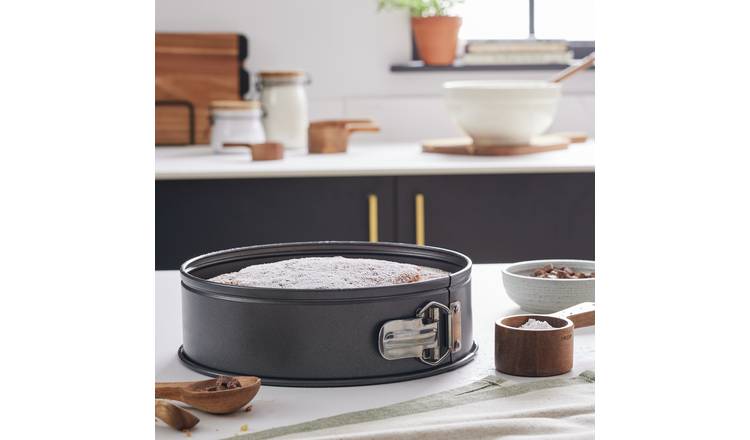 Habitat non-stick round spring form cake tin 23cm, UK version