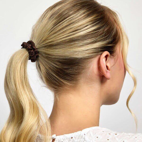 Silver Cloud satin skinny scrunchies chocolate 5 pack, UK version