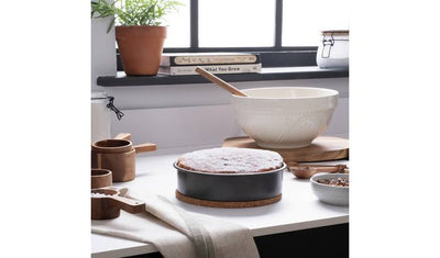 Argos Habitat 18cm Non Stick Round Loose Base Cake Tin - اشترِ عبر الإنترنت من McGrocer