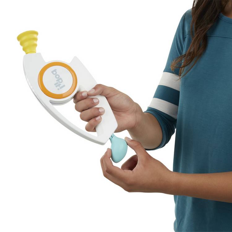 Hasbro Gaming Bop It reaction game (British brand)