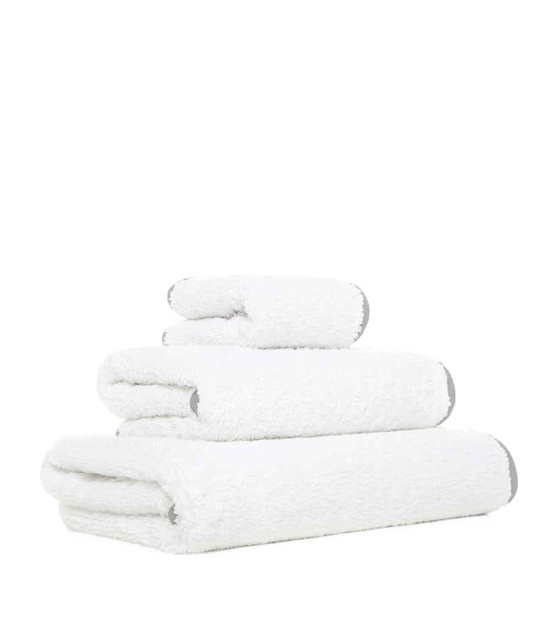GRACCIOZA Egyptian cotton bath towel with colourful piping 70cm x 140cm, UK version