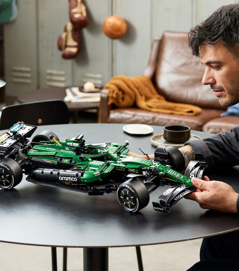 LEGO Technic Aston Martin F1 car set 1:8 scale - British product