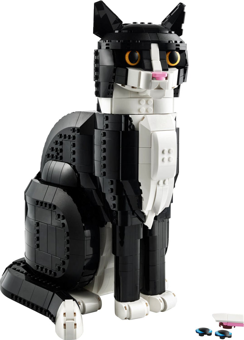 LEGO Ideas Tuxedo Cat building set 1710 pieces (British brand)