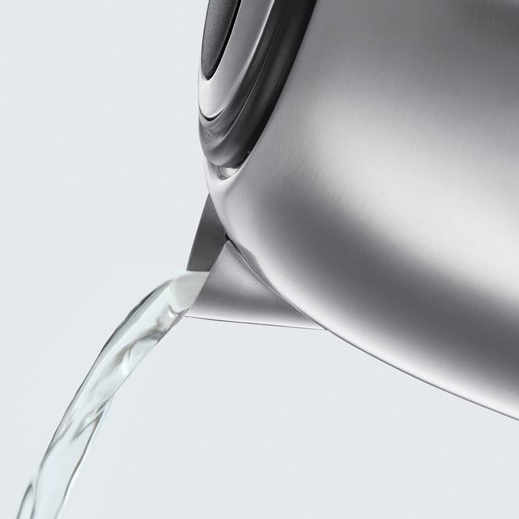 Russell Hobbs Buckingham stainless steel kettle 1.7L, imported from the UK