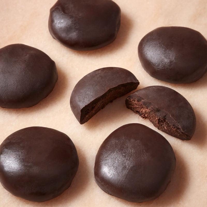 Fortnum's dark chocolate macadamia nut biscuits 180g, imported from the UK