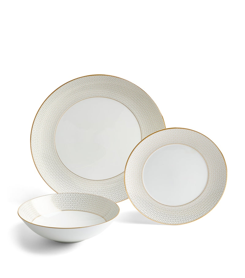 Wedgwood Gio Gold dinnerware set fine bone china, UK version