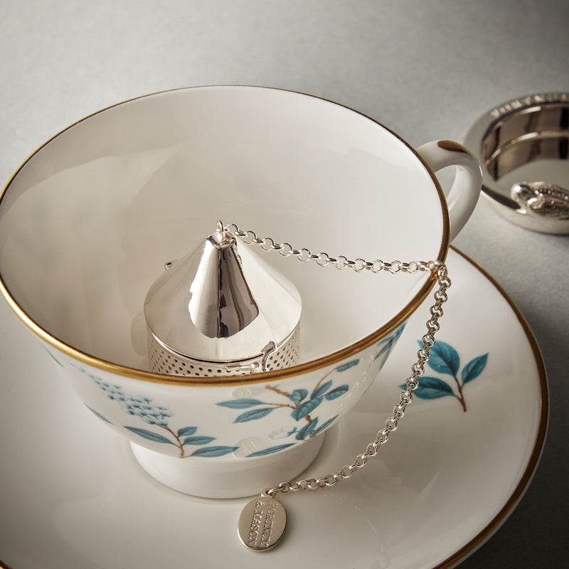 Fortnum's Camellia tea infuser, UK version