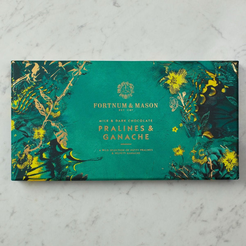 Chocolate pralines and ganache selection box 320g - British product